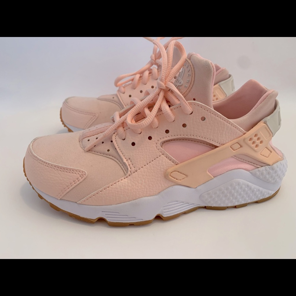 PINK Nike Women’s Huaraches